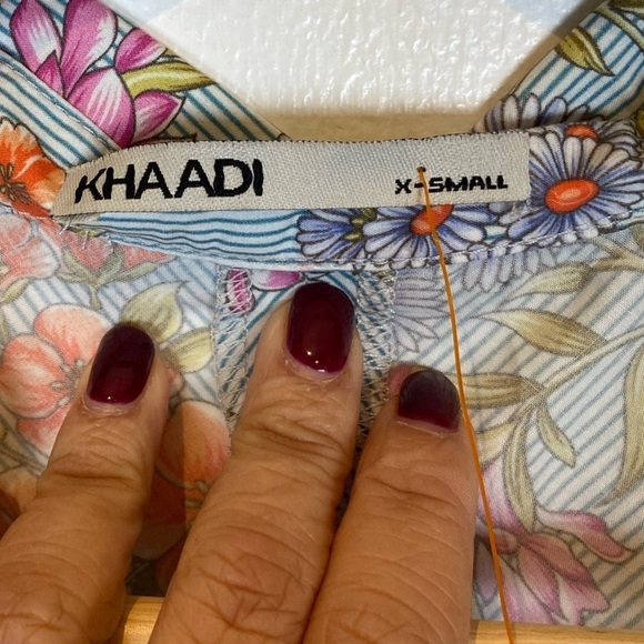 Khaadi Babydoll Long Sleeve Floral Top Size XS Buttoned Multicolor Downstring - Picture 6 of 7